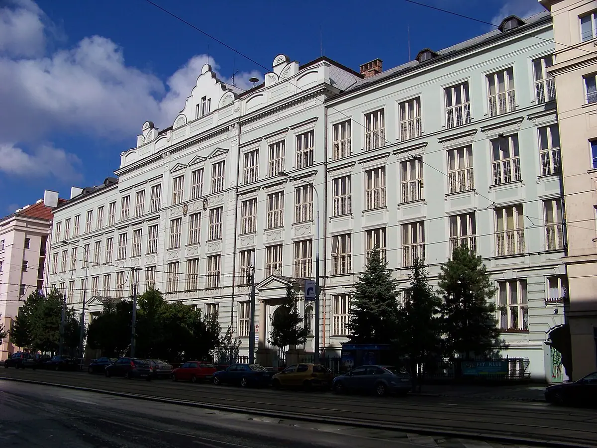 Budova školy: Hotelová škola Vršovická