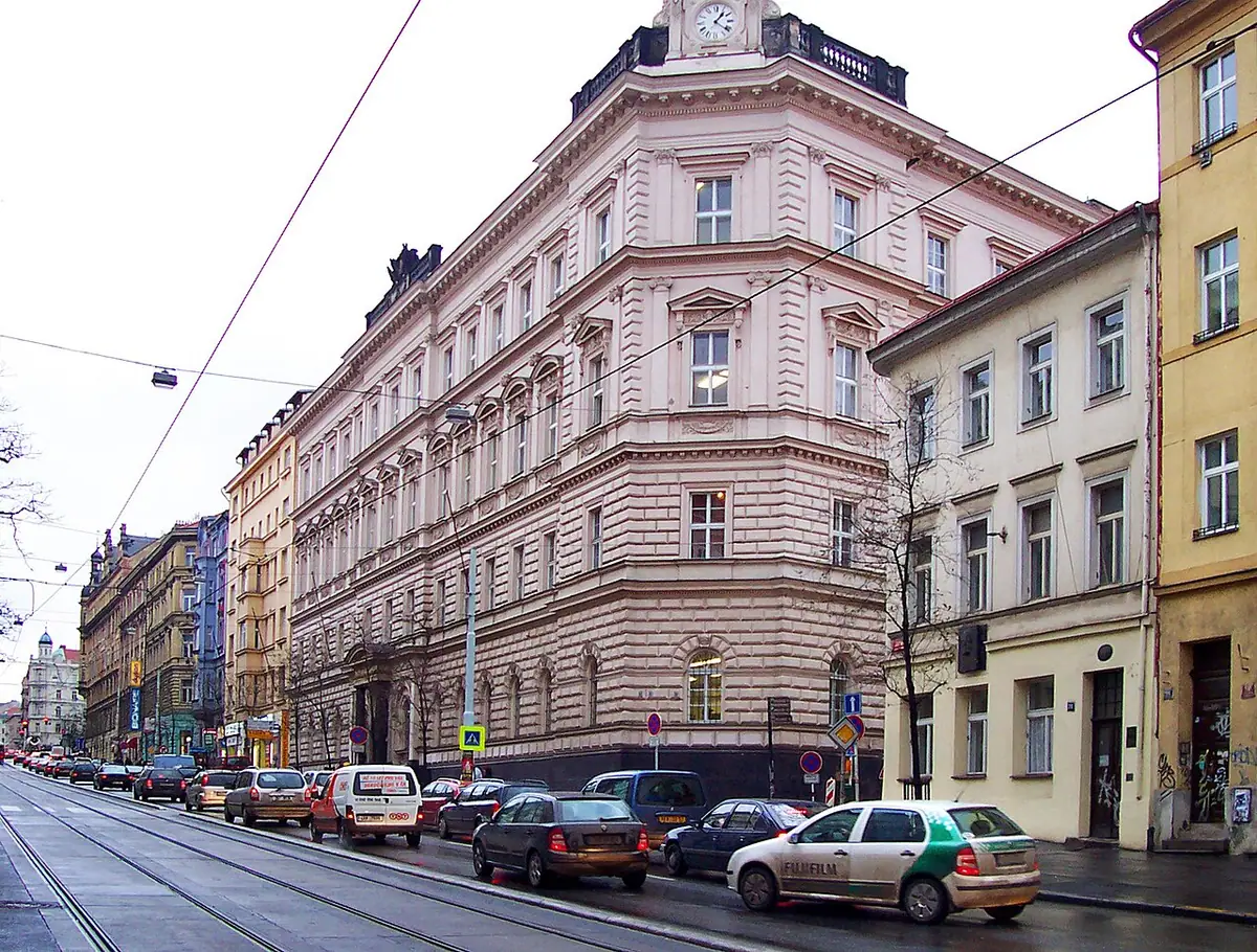 School building: SPŠE Ječná