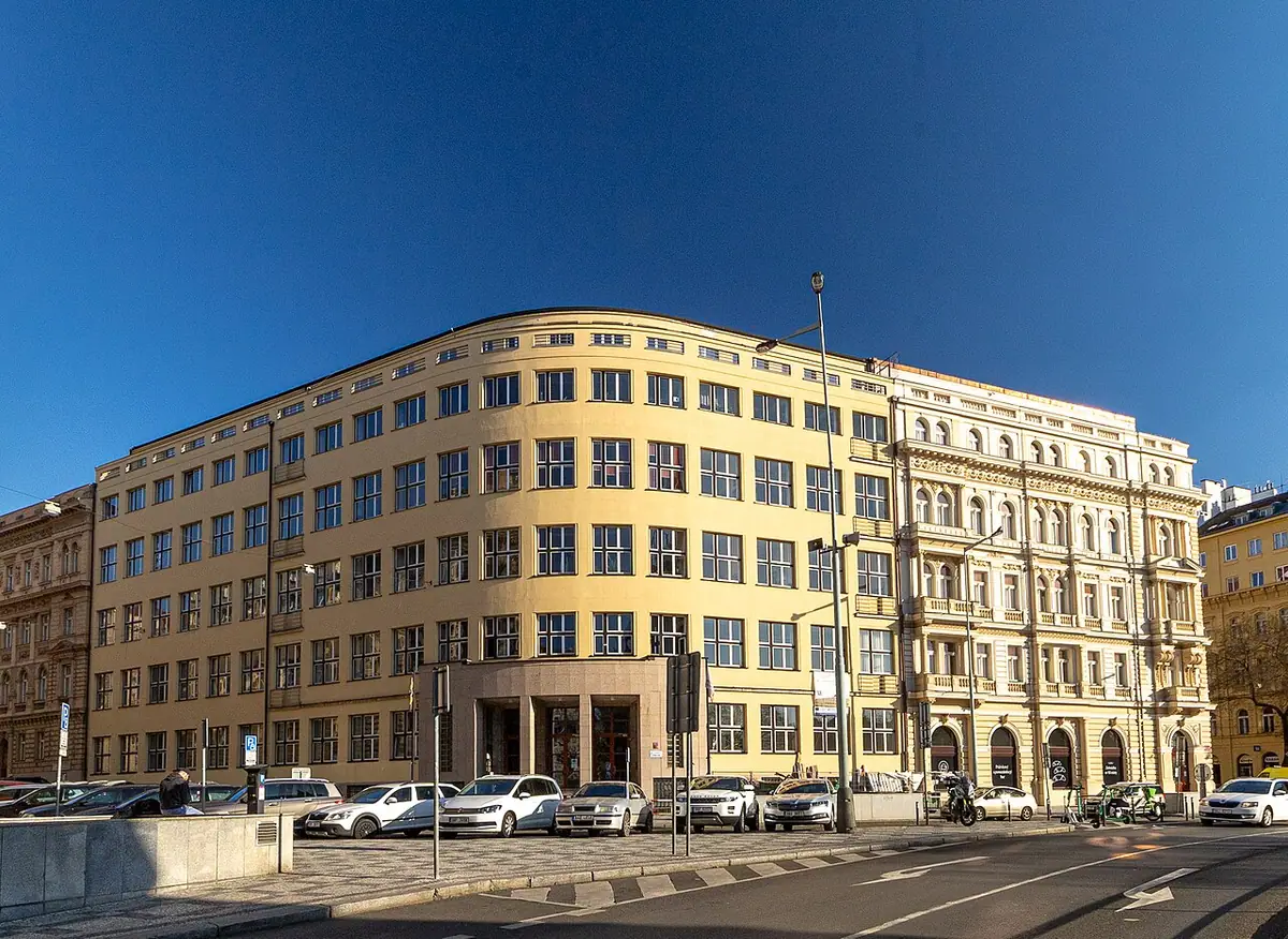 Budova školy: Arcibiskupské gymnázium