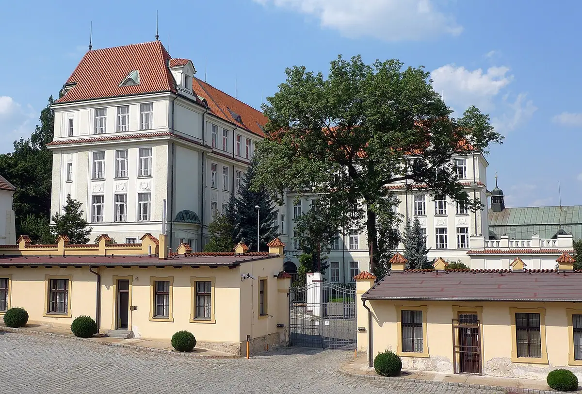 School building: Gymnázium U Libeňského zámku