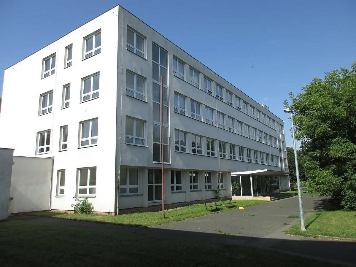Budova školy: Gymnázium Litoměřická