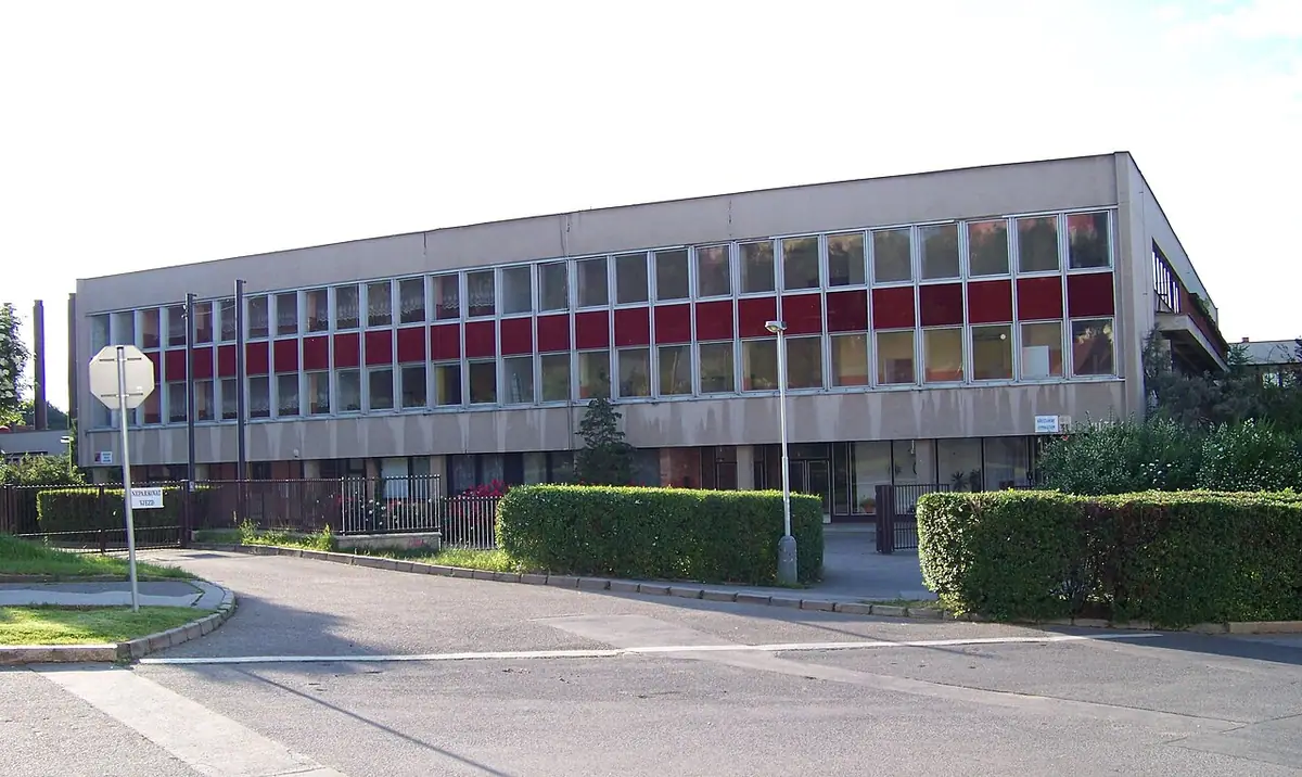 Budova školy: Křesťanské gymnázium