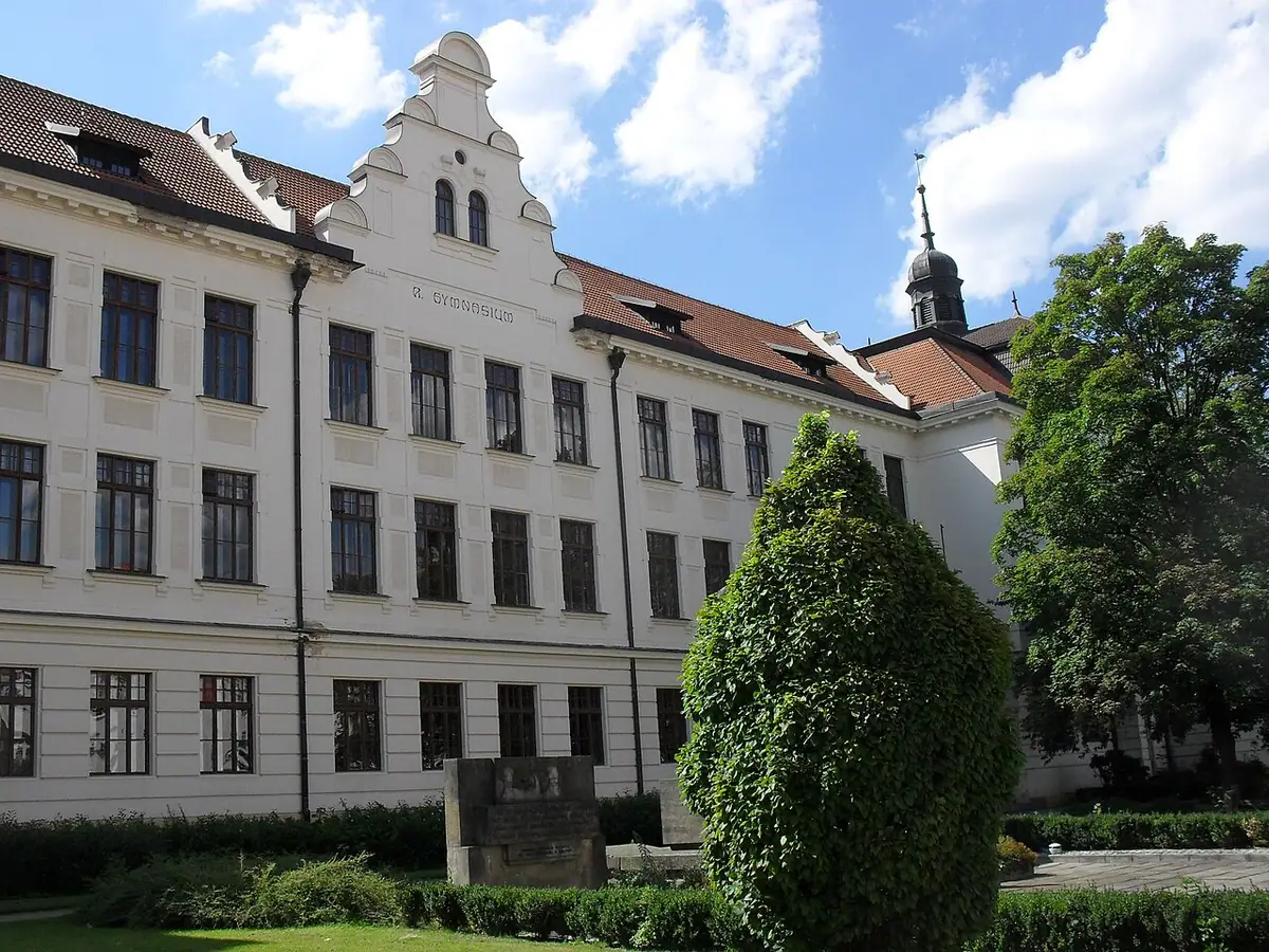 Budova školy: Gymnázium Benešov