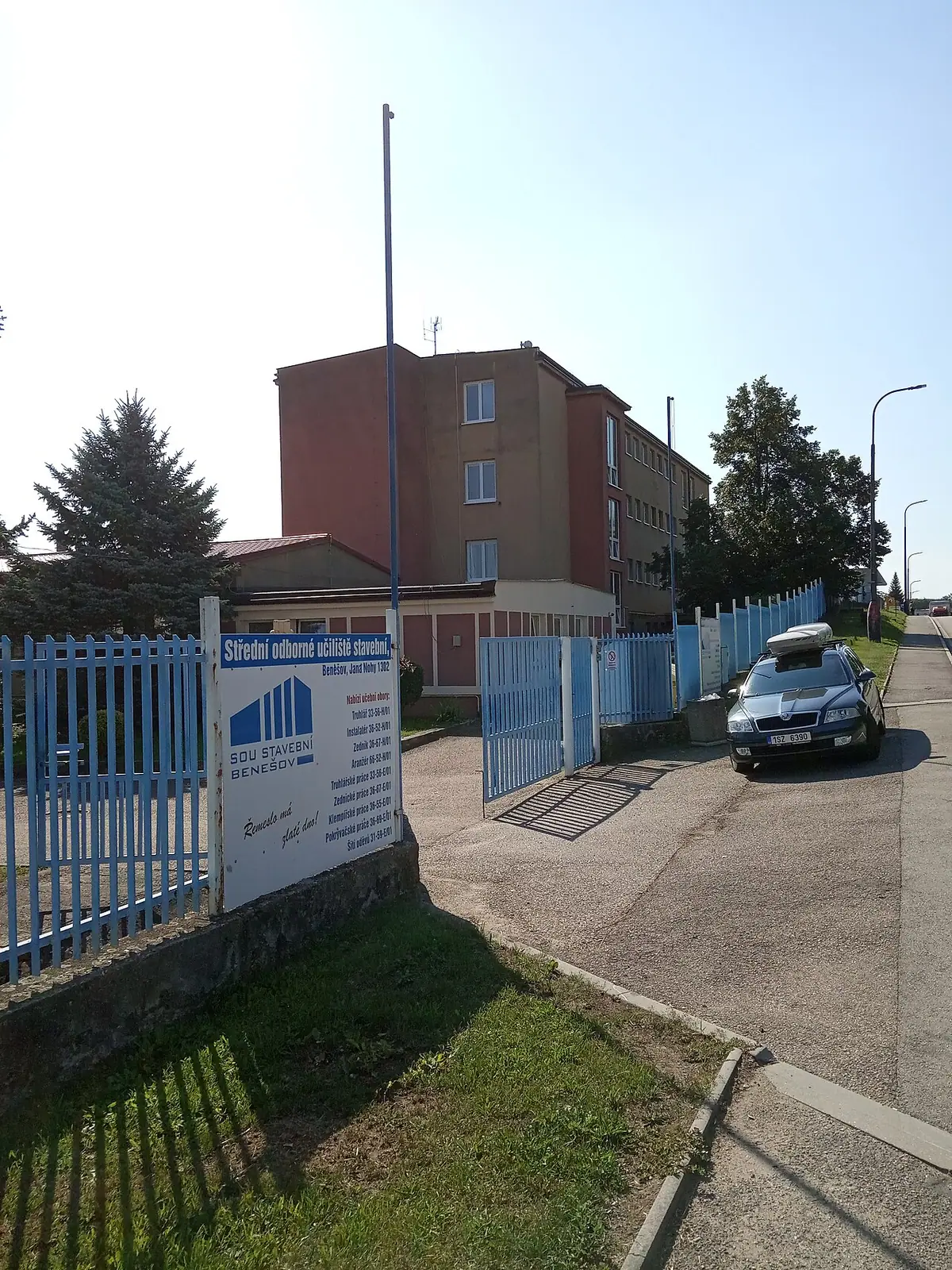 School building: SOU stavební Benešov