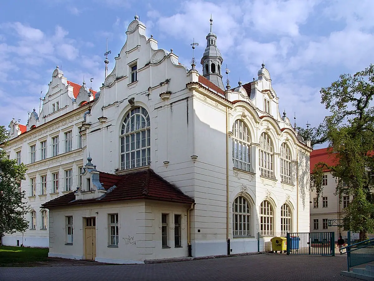 School building: Gymnázium Bohumila Hrabala