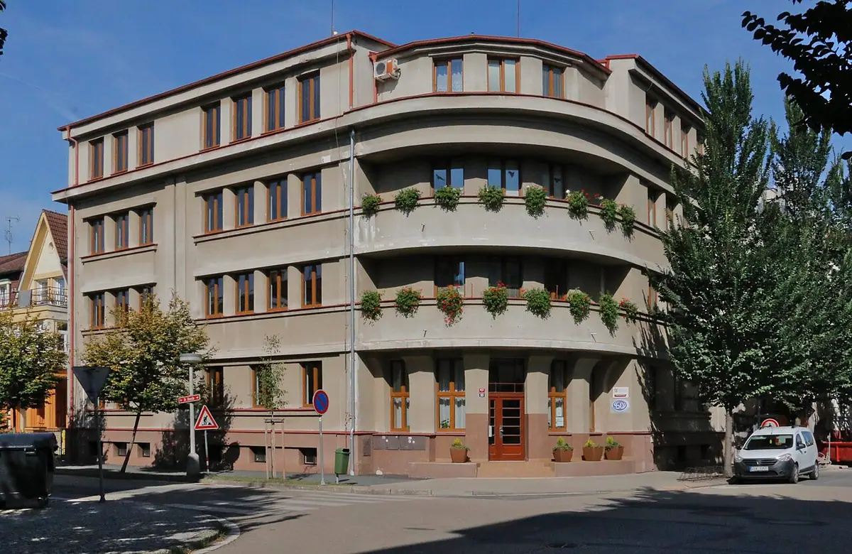 Budova školy: SOU společného stravování Poděbrady