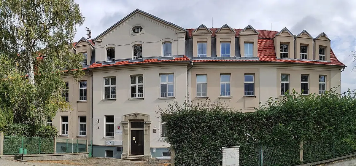 Budova školy: Gymnázium Týn nad Vltavou
