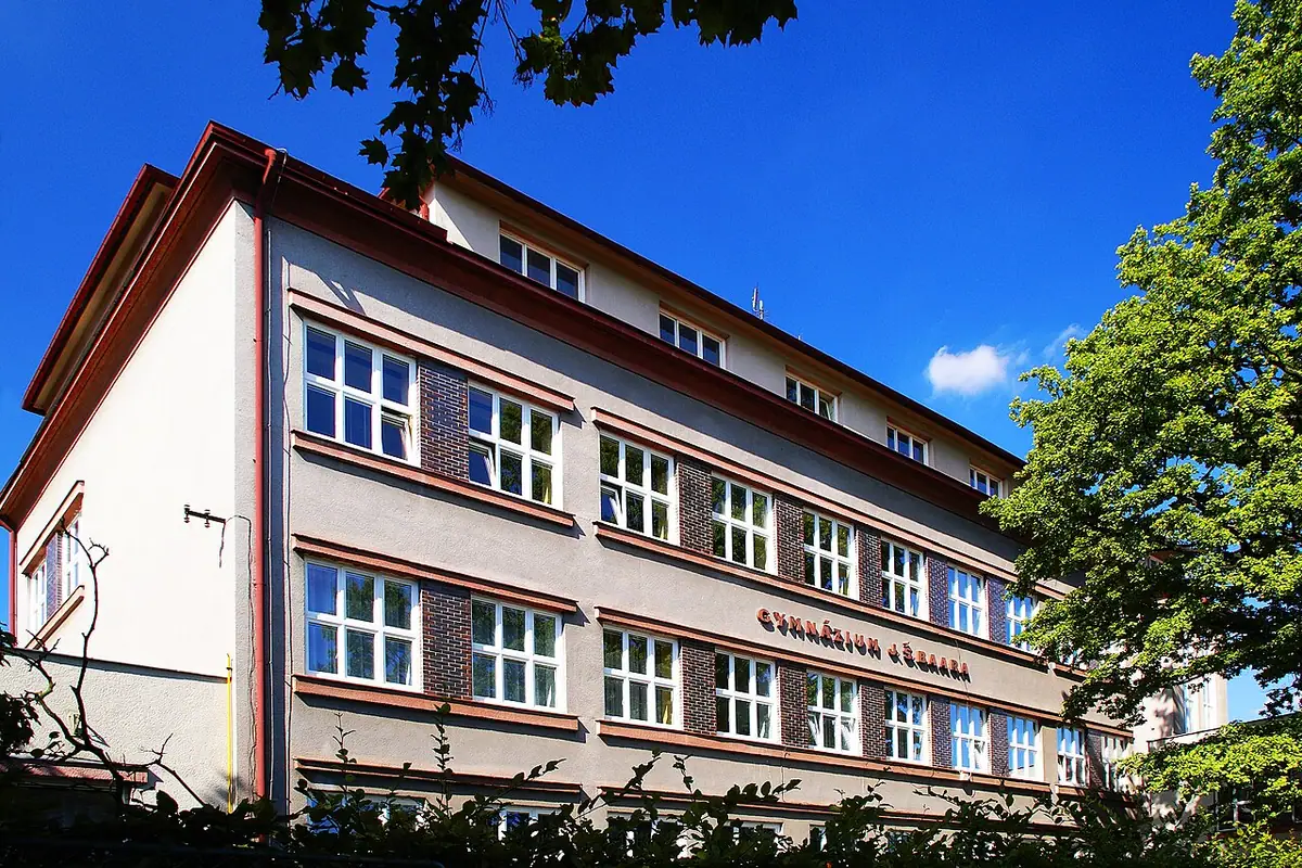 Budova školy: Gymnázium J. Š. Baara Domažlice
