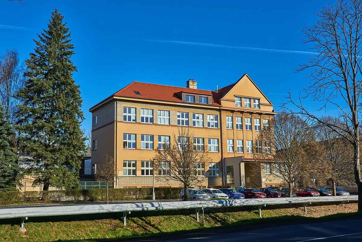 Budova školy: SPŠ Klatovy