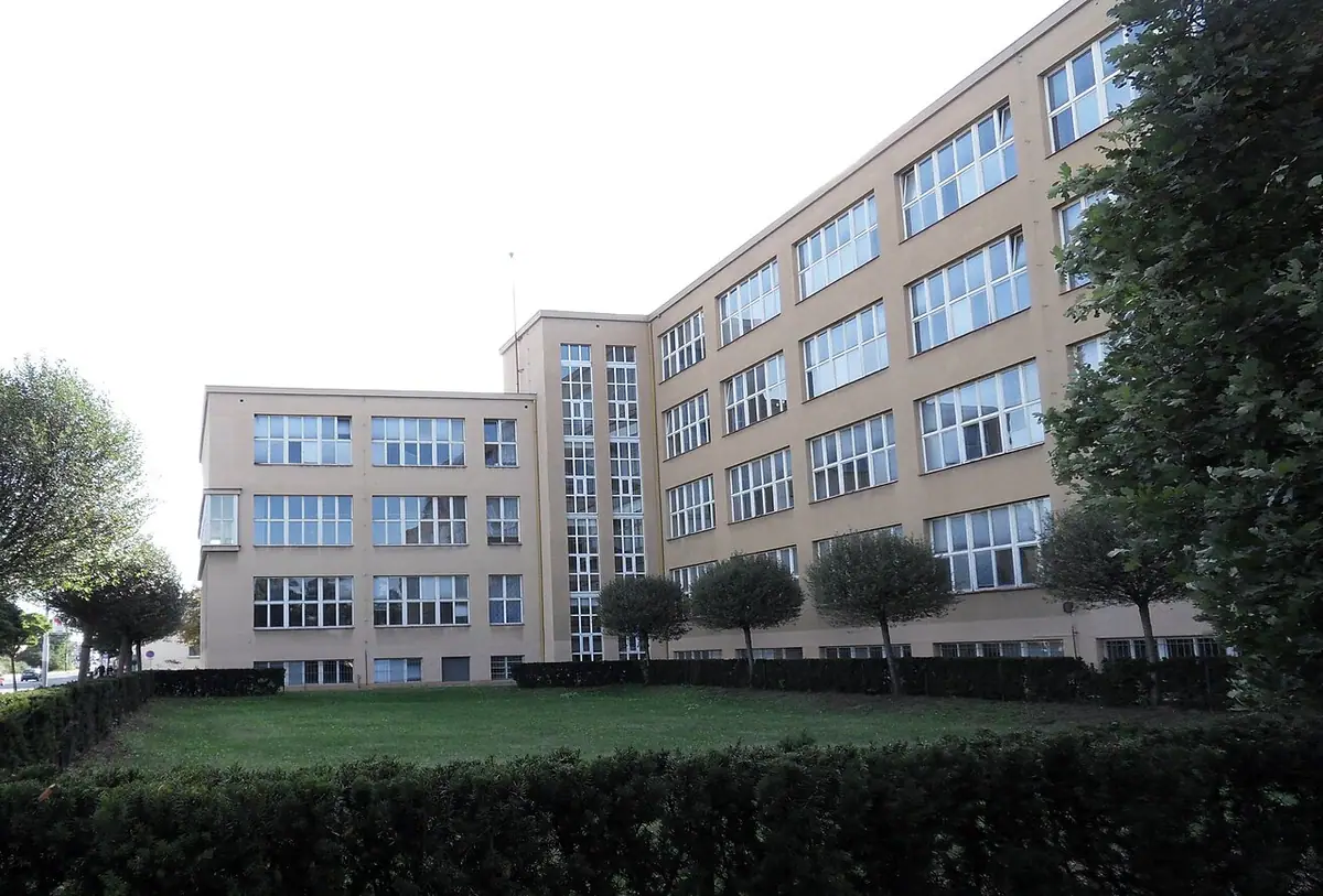 School building: Gymnázium Luďka Pika Plzeň