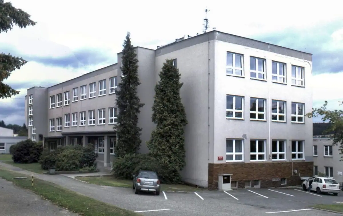 Budova školy: Gymnázium a SOŠ Plasy