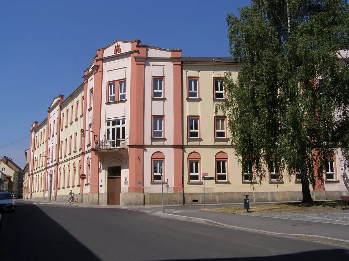 School building: Obchodní akademie Česká Lípa