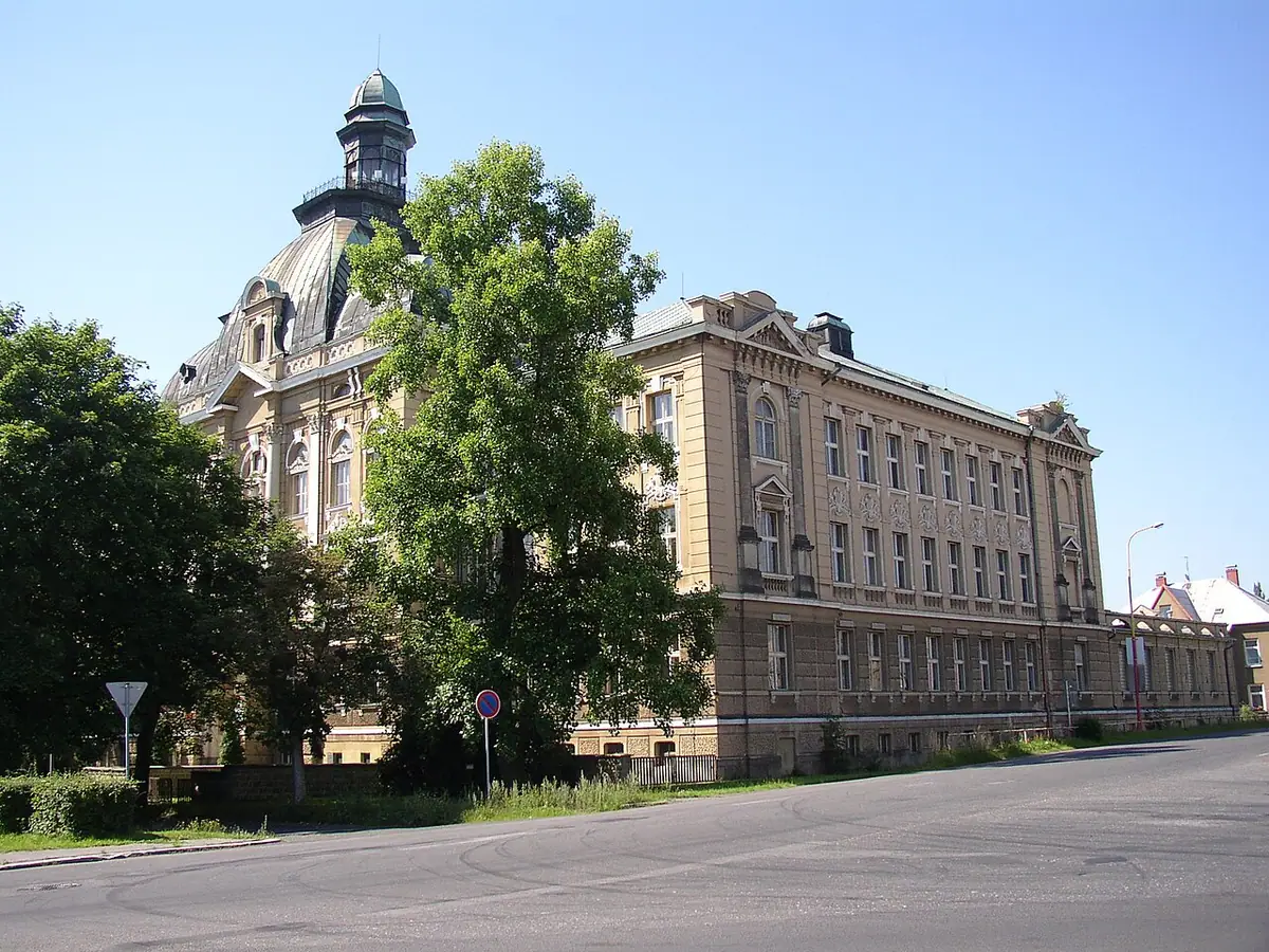 Budova školy: Gymnázium Varnsdorf