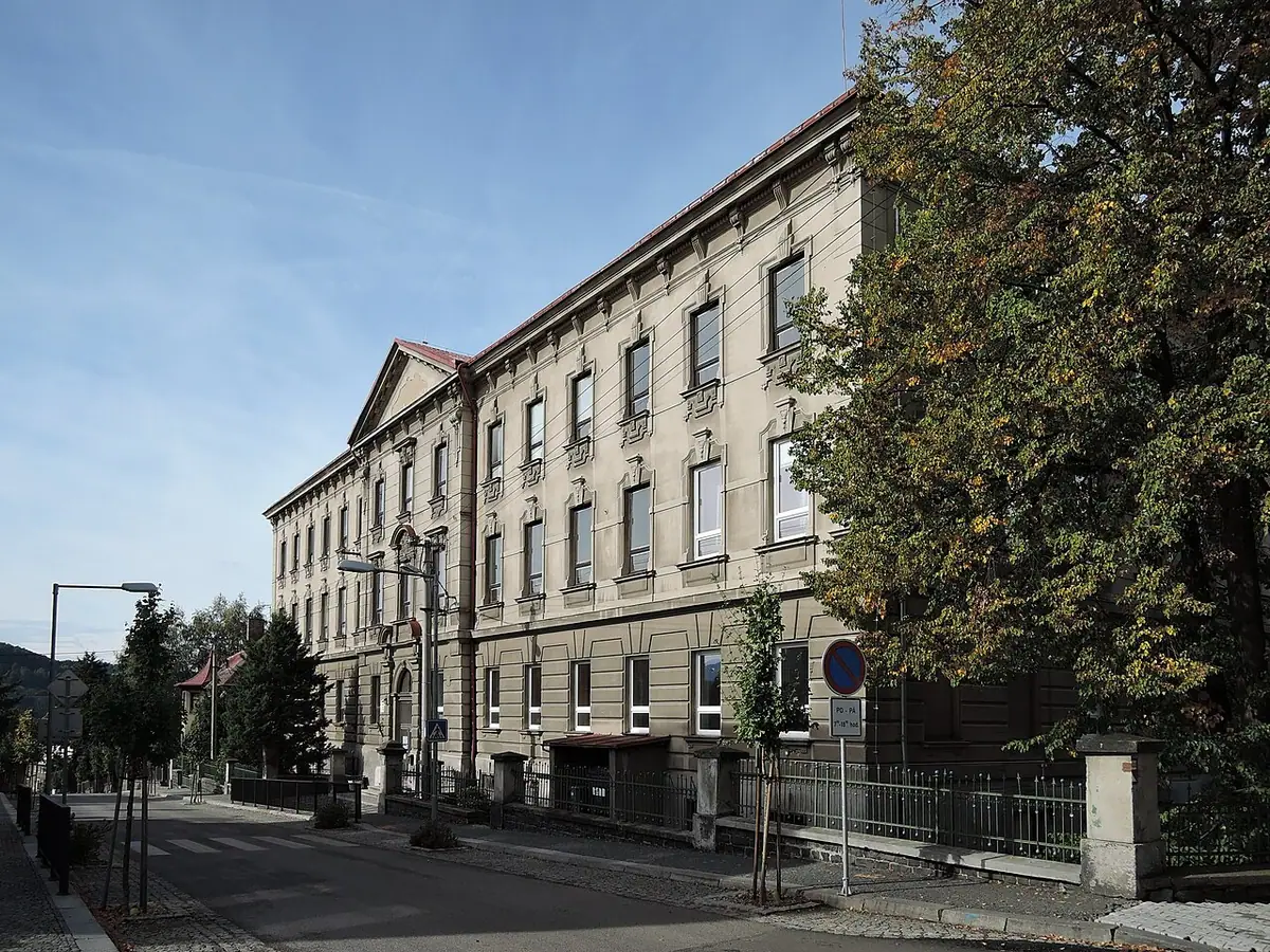 School building: Gymnázium Frýdlant