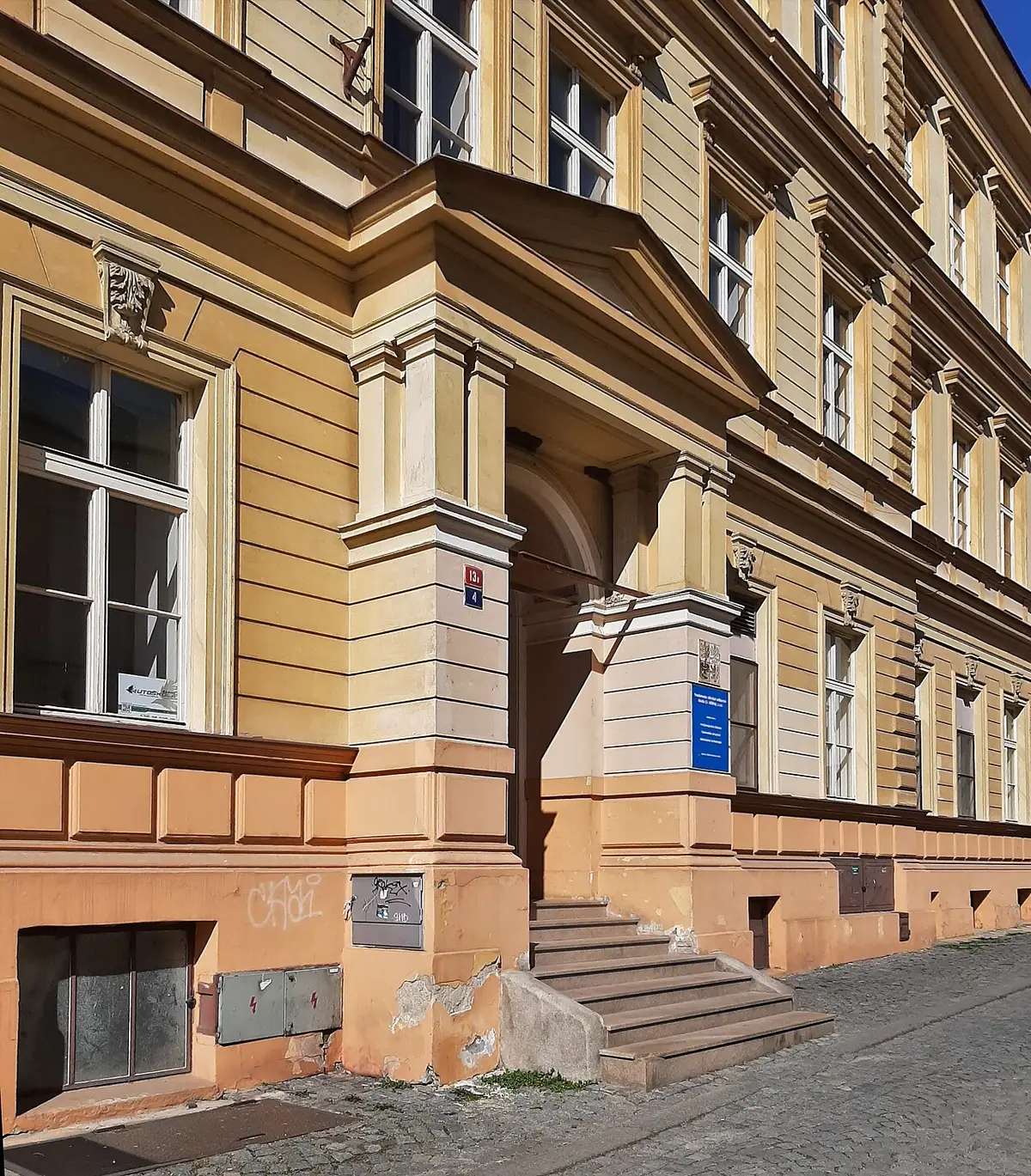 Budova školy: 1. KŠPA Litoměřice