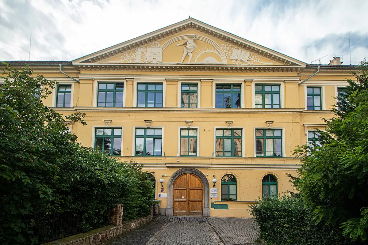 Budova školy: Gymnázium Roudnice nad Labem