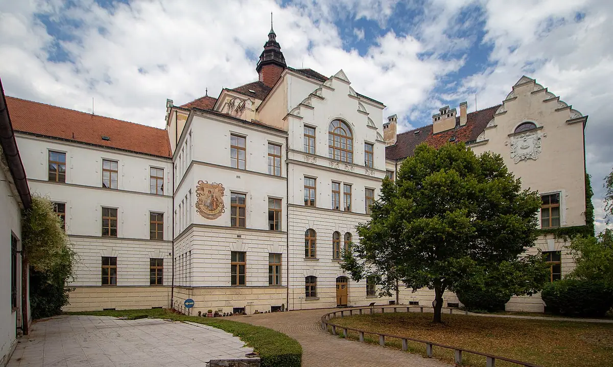 Budova školy: Gymnázium Teplice