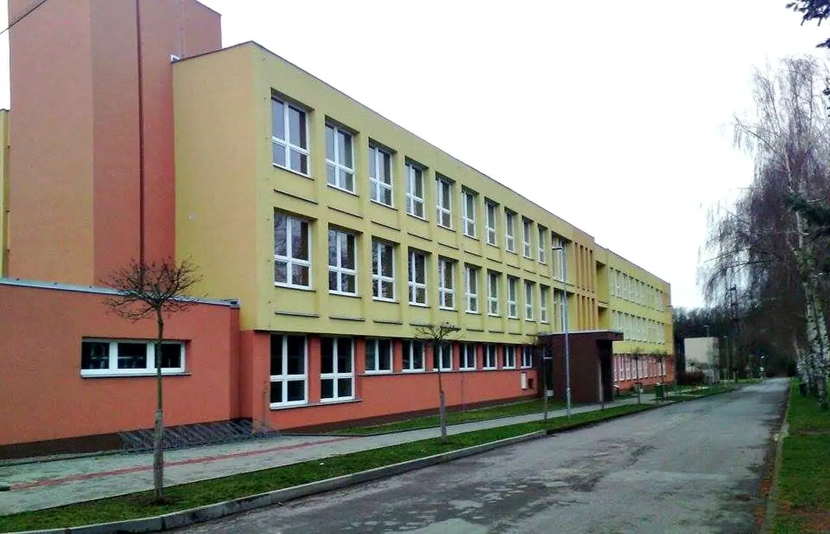 School building: SOŠ a SOU technické Třemošnice