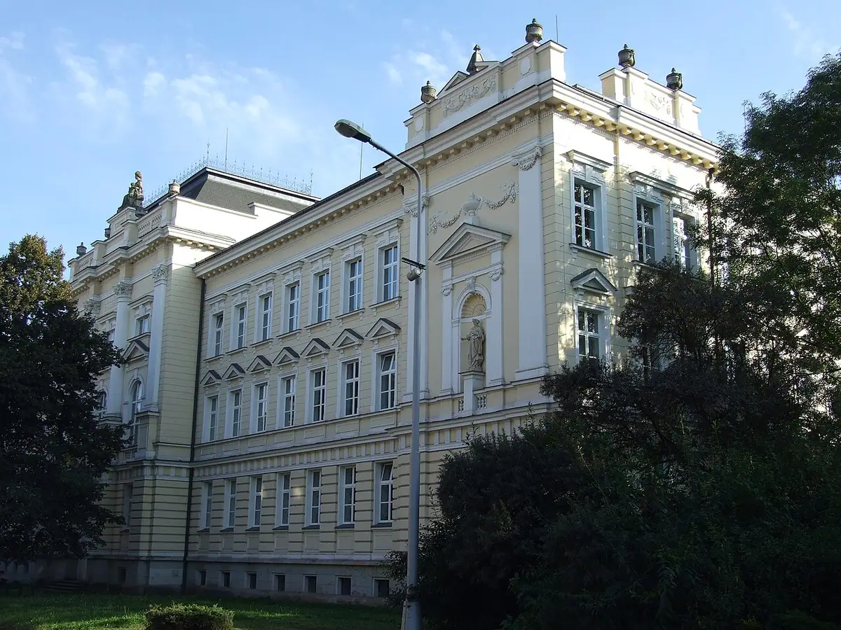 Budova školy: Jiráskovo gymnázium Náchod