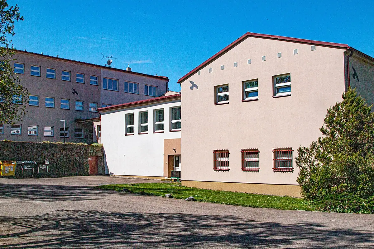 School building: SOU zemědělské Chvaletice