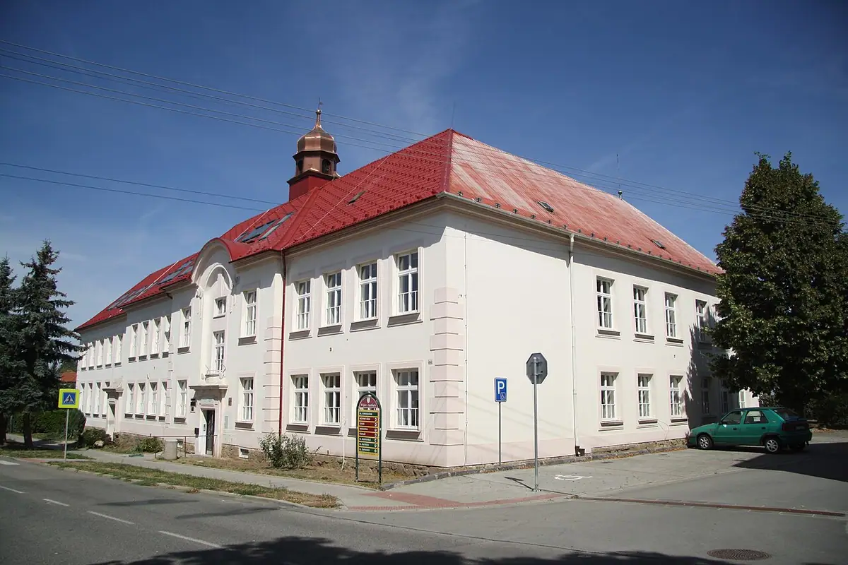 School building: Gymnázium Rájec-Jestřebí