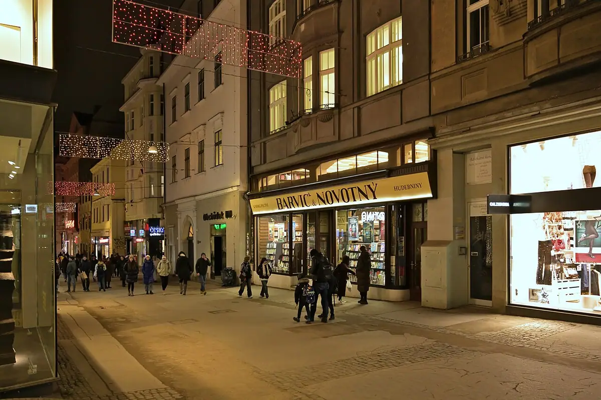School building: SŠ Charbulova
