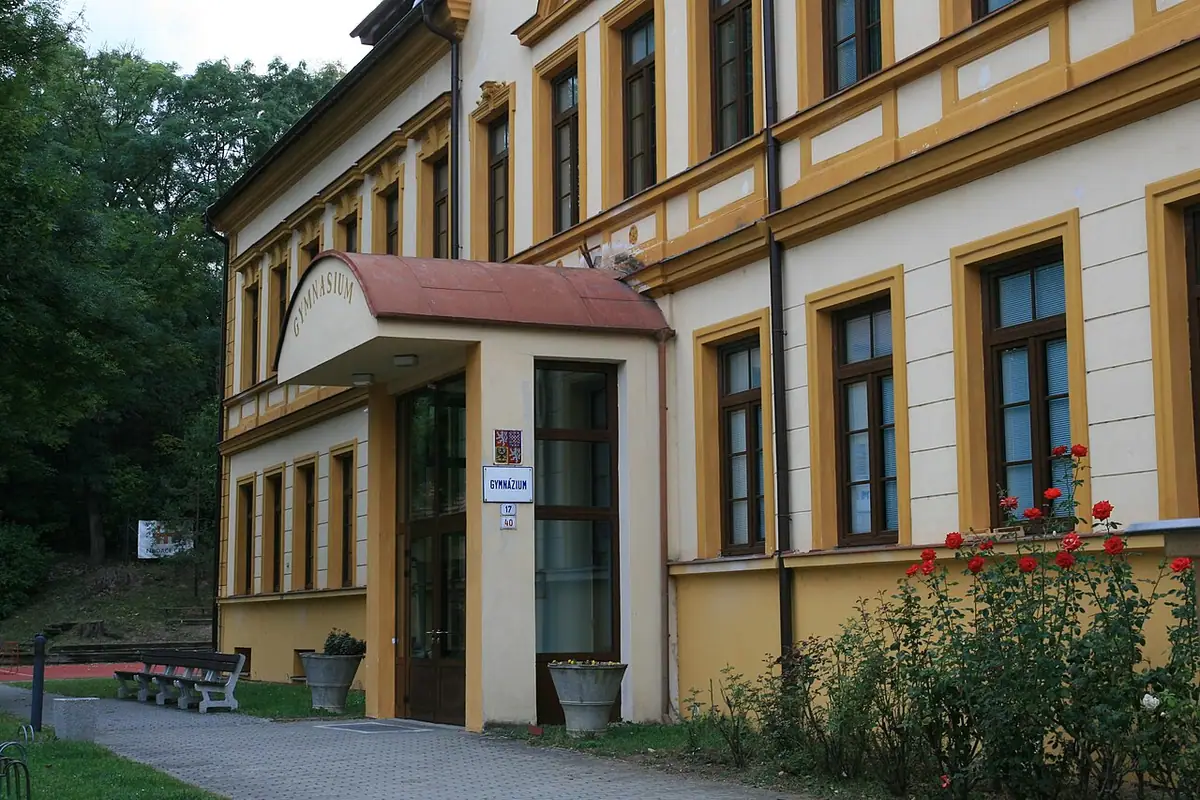 School building: Gymnázium Šlapanice