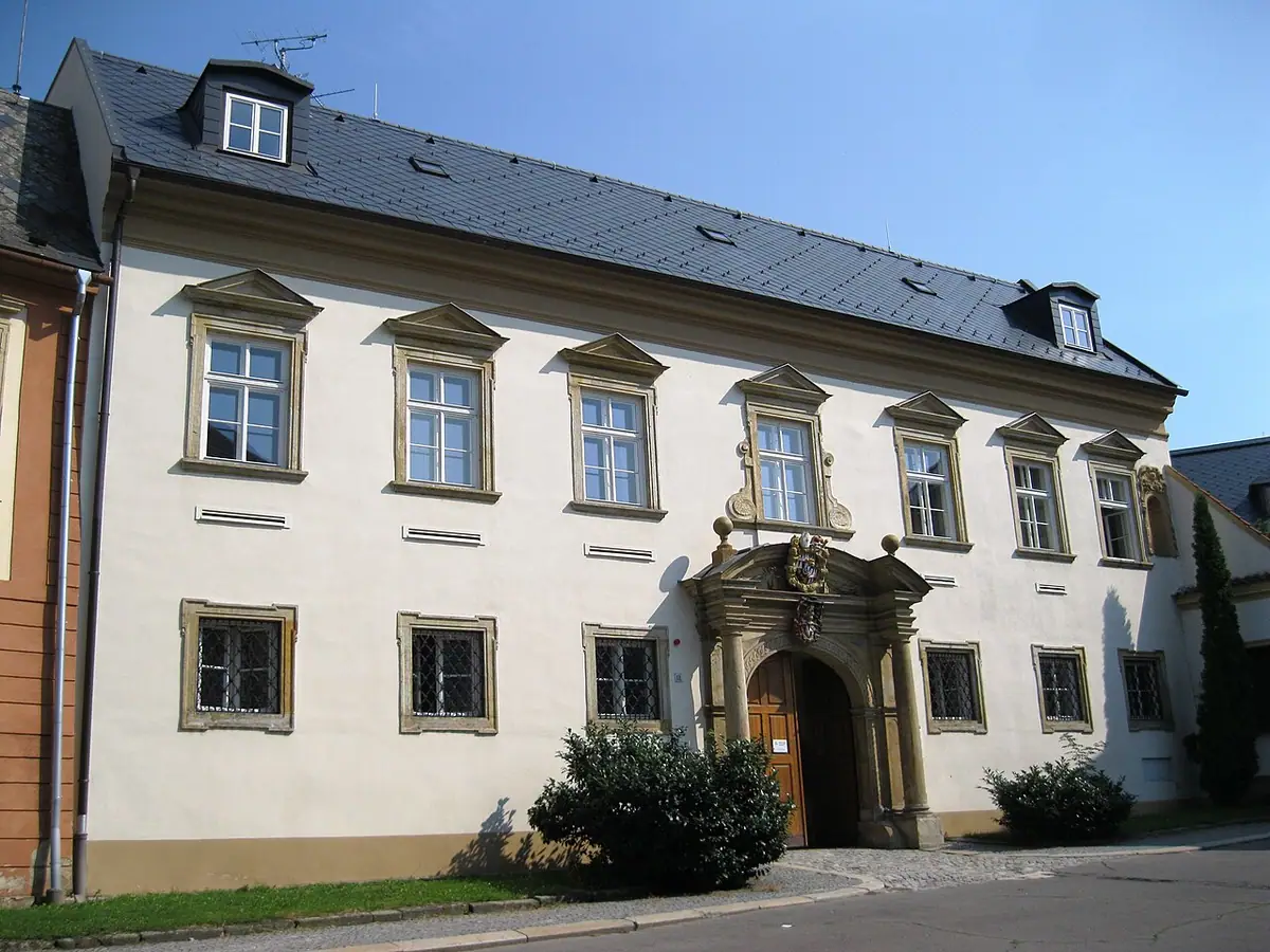 Budova školy: Konzervatoř Evangelické akademie