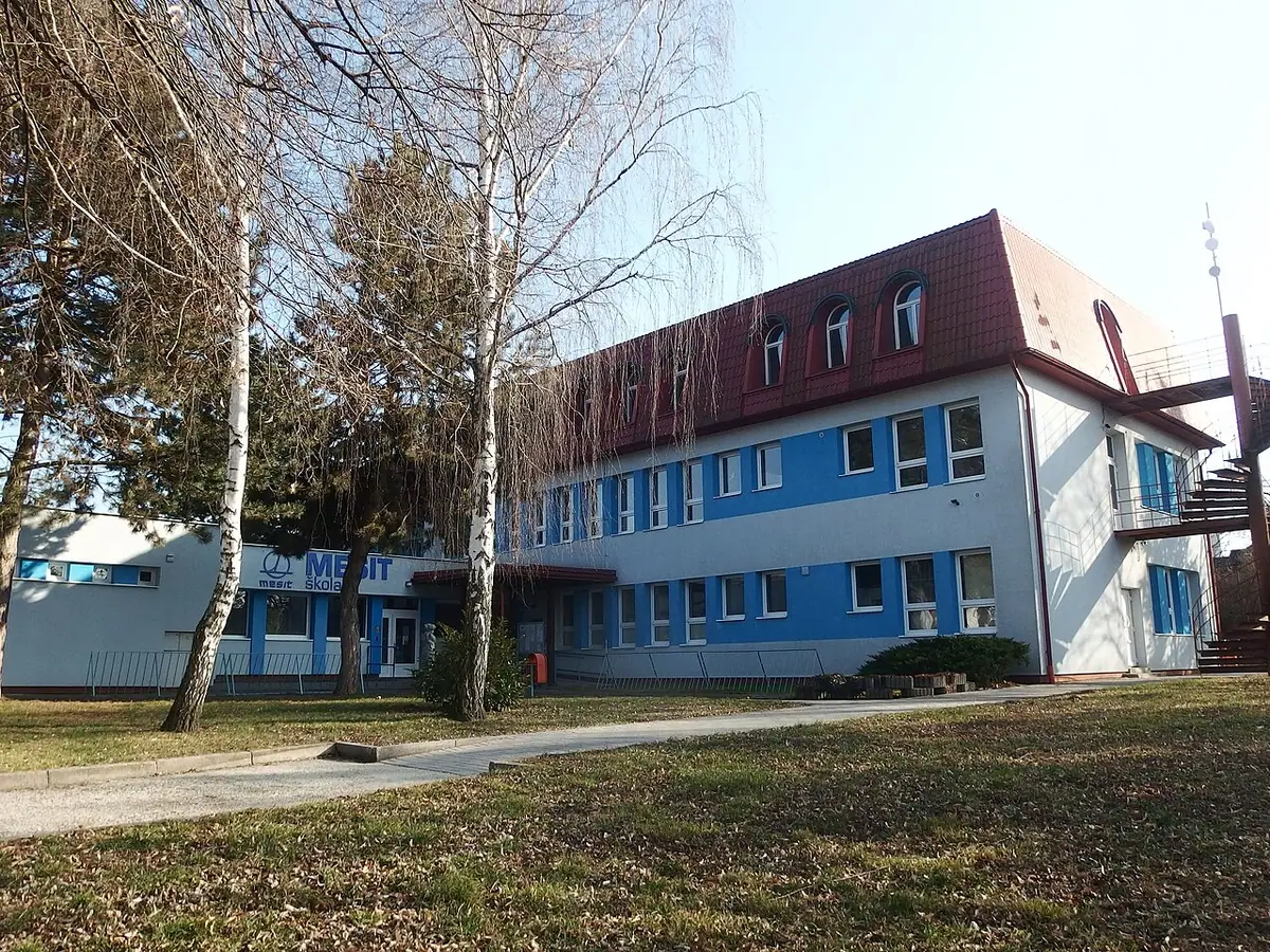 Budova školy: MESIT střední škola