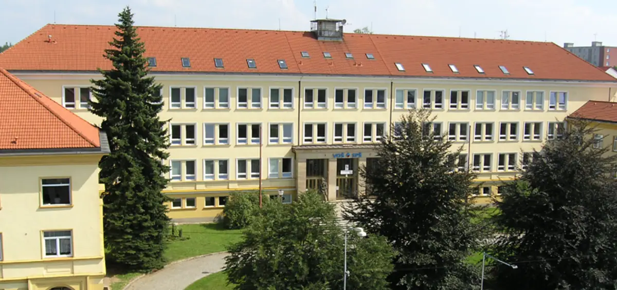 Budova školy: SPŠ Žďár nad Sázavou