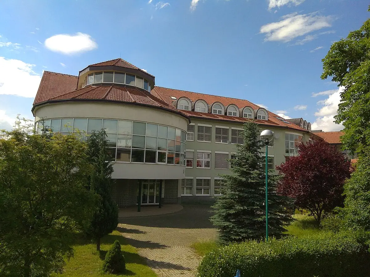 Budova školy: Gymnázium Bystřice nad Pernštejnem