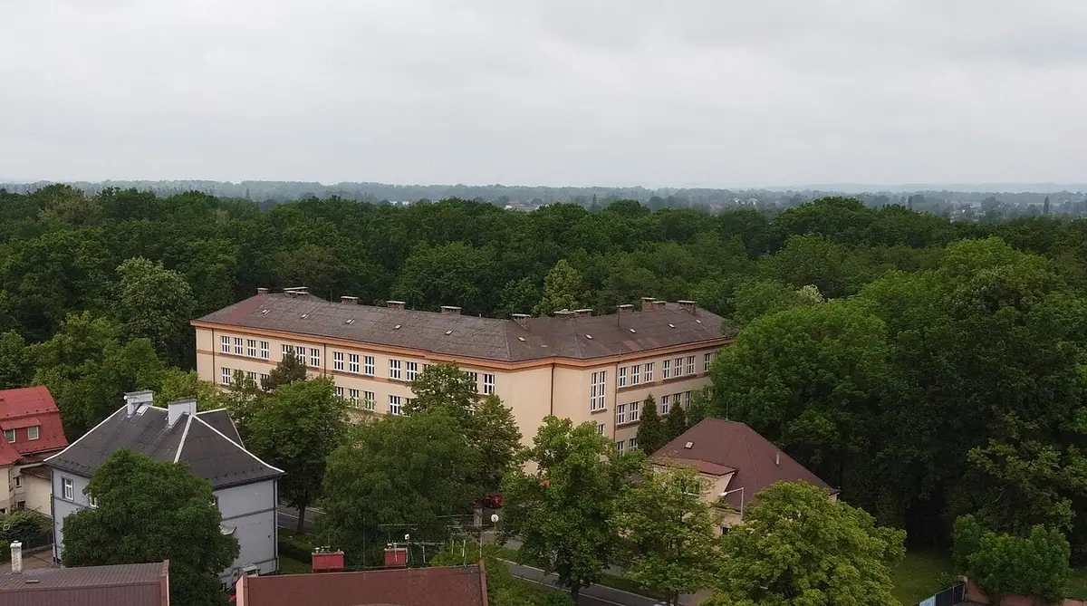 Budova školy: Gymnázium Františka Živného