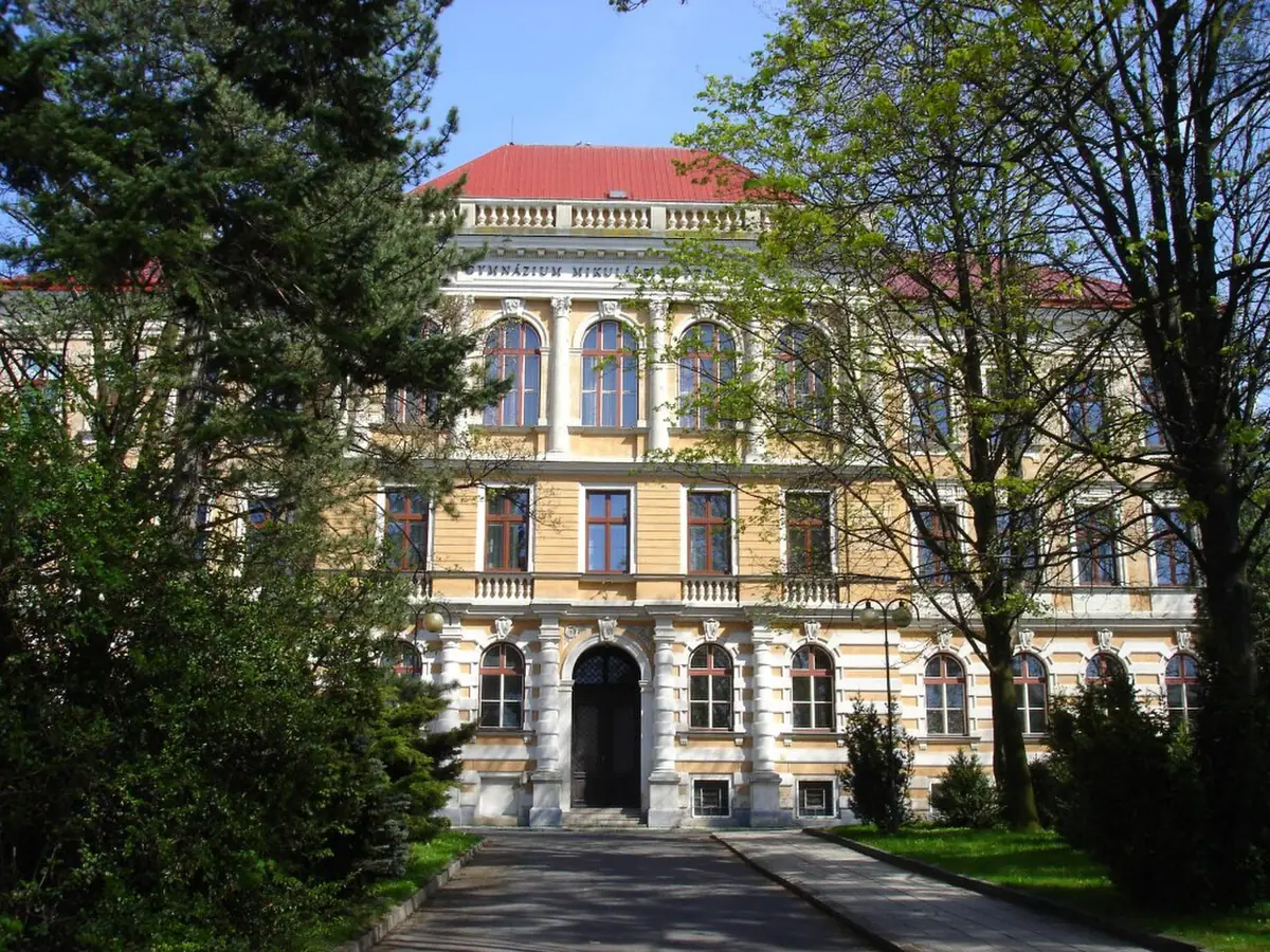 Budova školy: Gymnázium Mikuláše Koperníka Bílovec