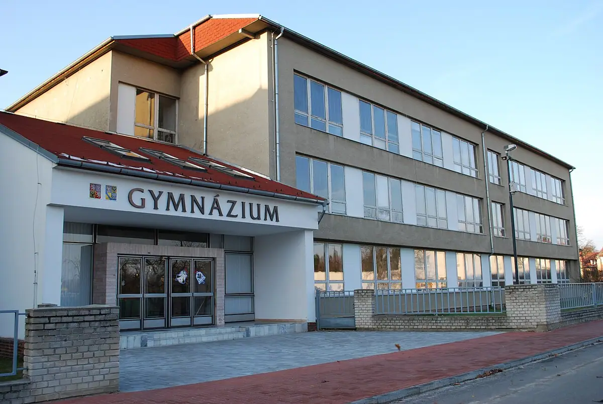 Budova školy: Gymnázium Uničov
