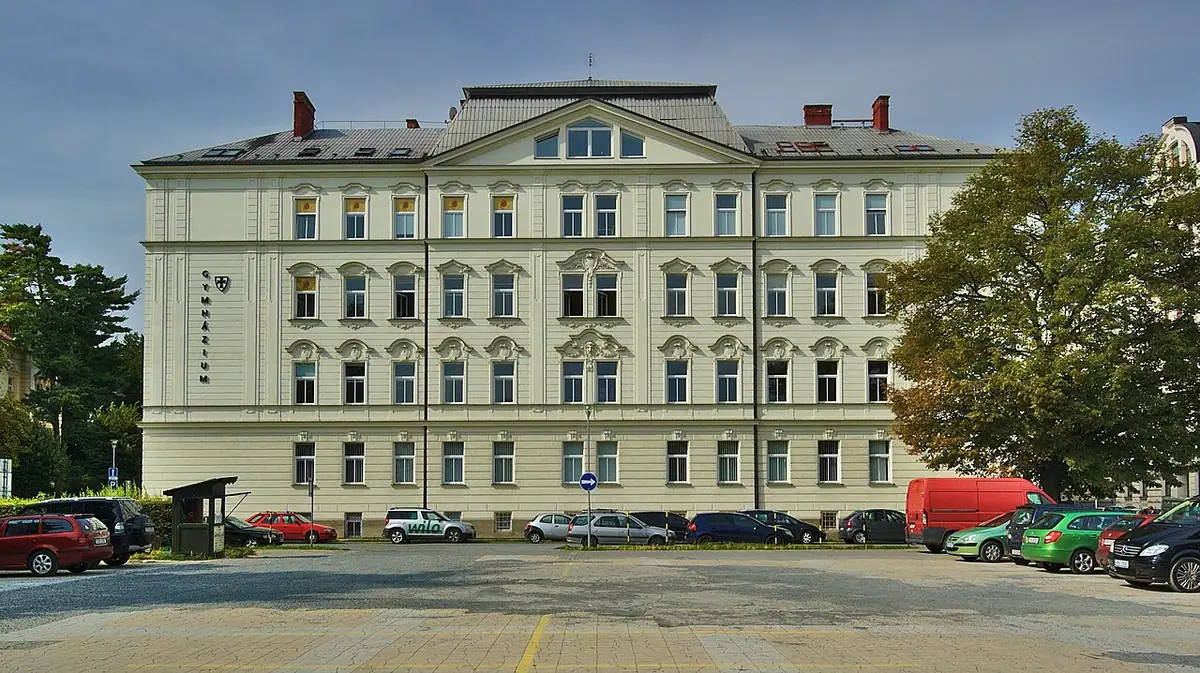 Budova školy: CÍRKEVNÍ GYMNÁZIUM NĚMECKÉHO ŘÁDU
