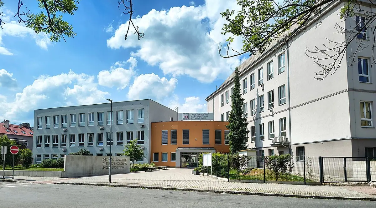 School building: OA a SOŠ logistická Opava