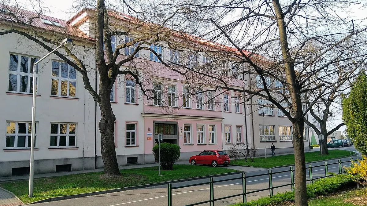 Budova školy: Gymnázium Kojetín