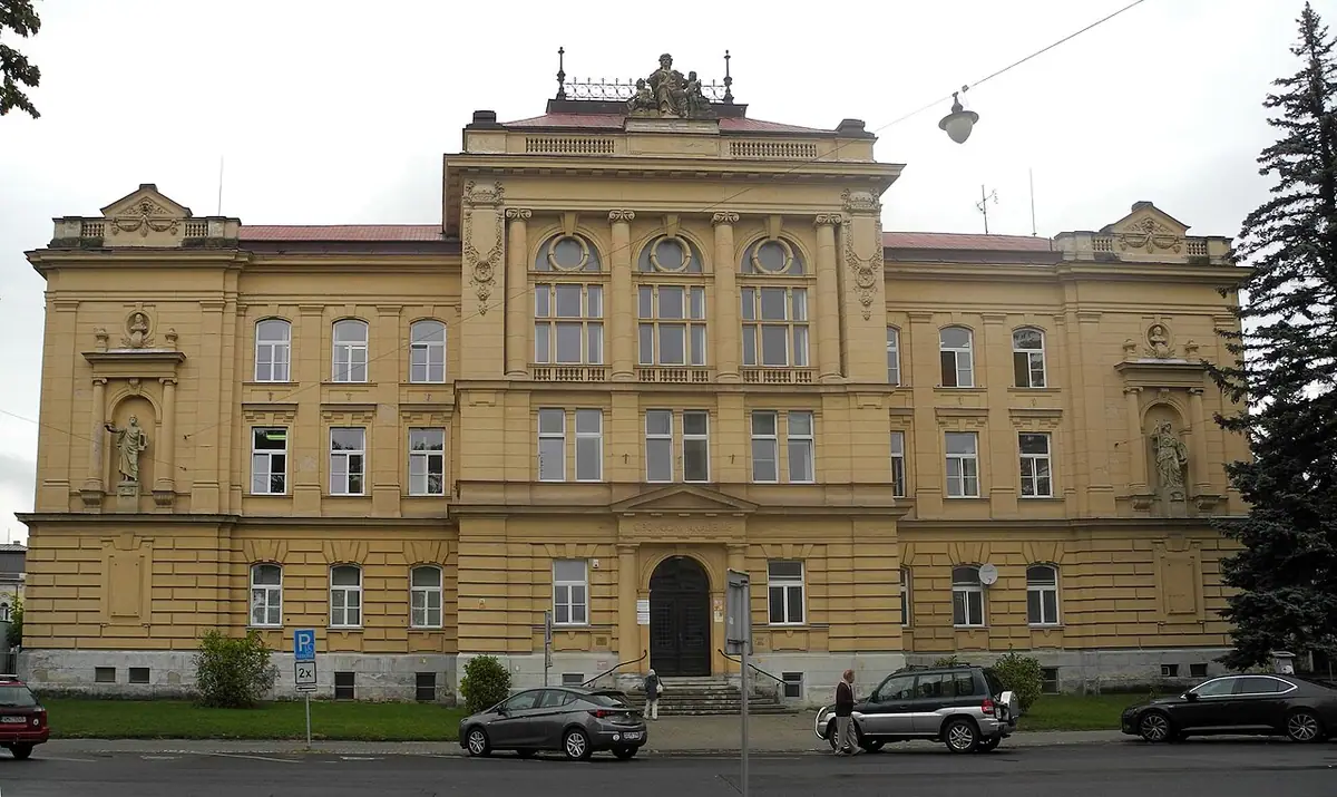 Budova školy: Obchodní akademie Šumperk