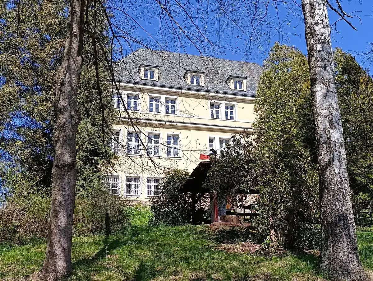 School building: VÚ a SŠ Hostinné