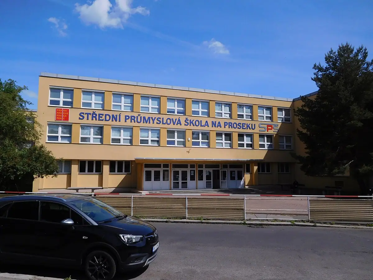 Budova školy: SPŠ na Proseku