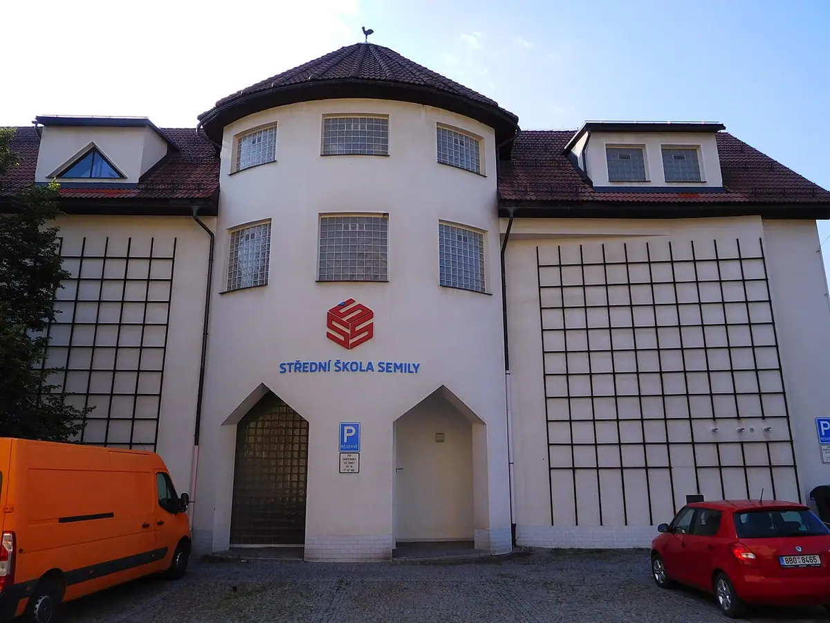 School building: SŠ Semily