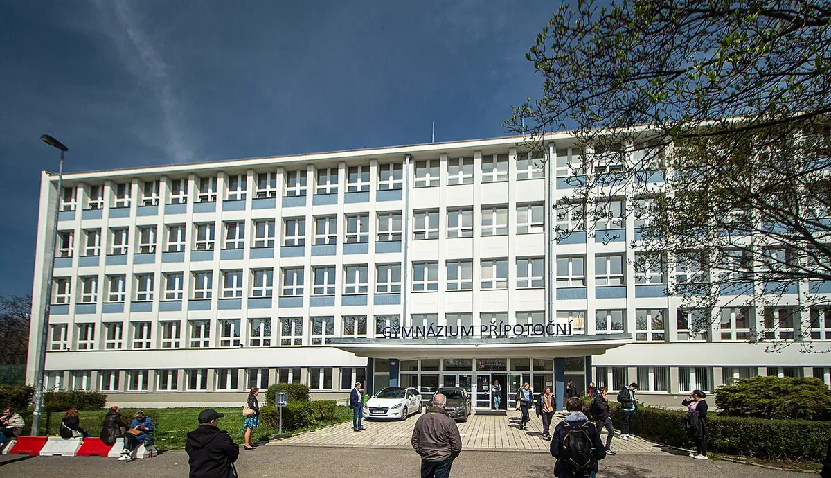 Budova školy: Gymnázium Přípotoční
