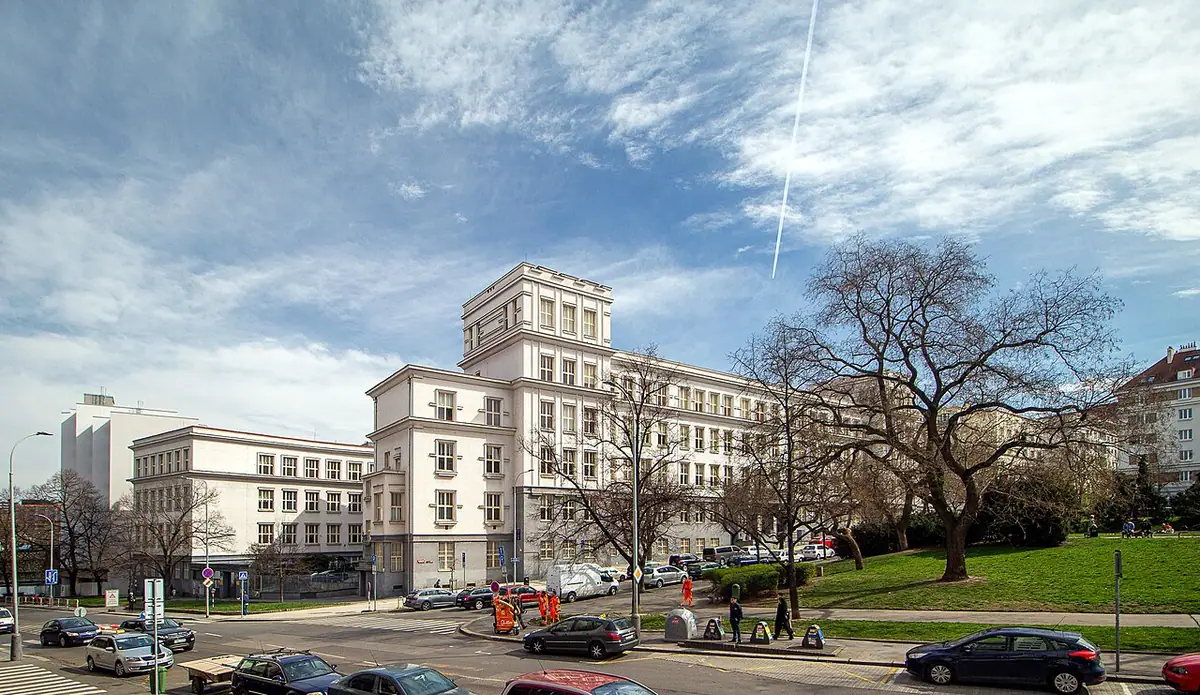 School building: VOŠUP a SUPŠ Praha