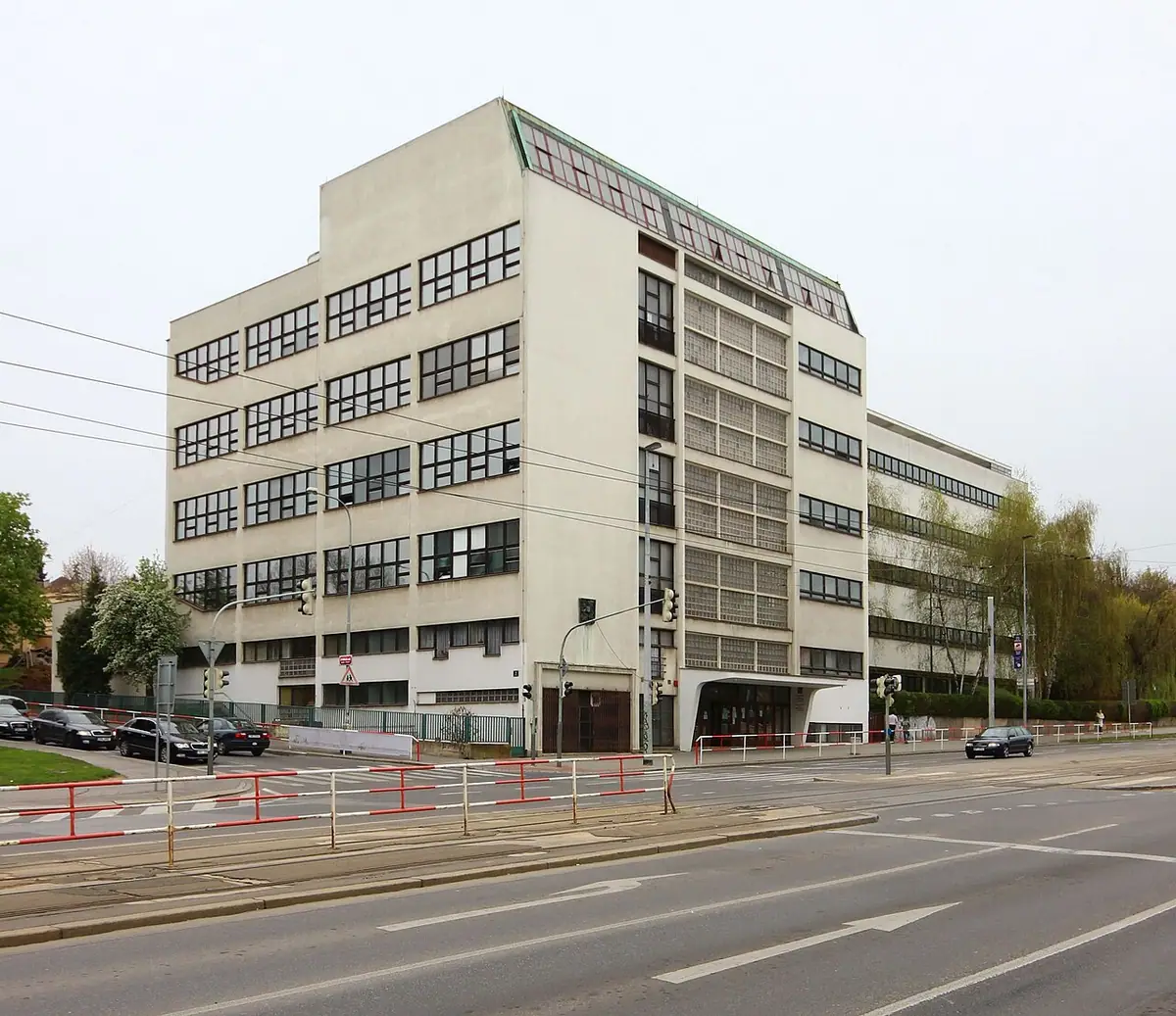 Budova školy: VOŠ, SOŠ pedagogická a Gymnázium Evropská