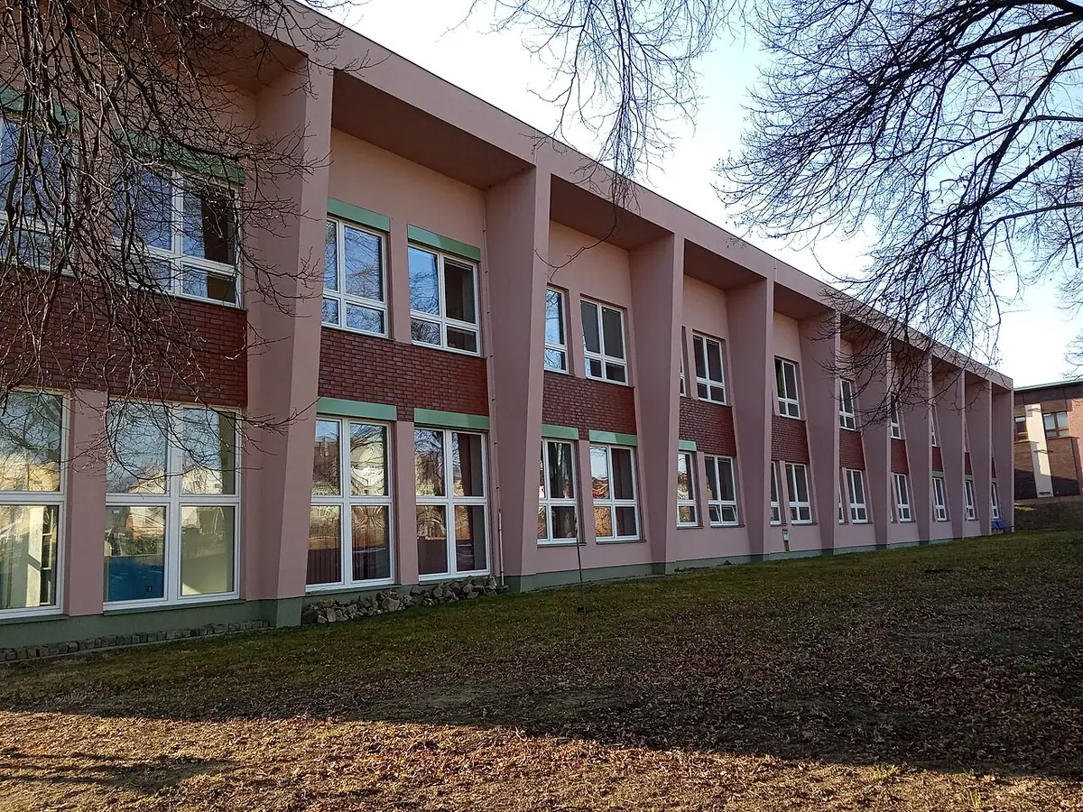Budova školy: Zemědělka Benešov