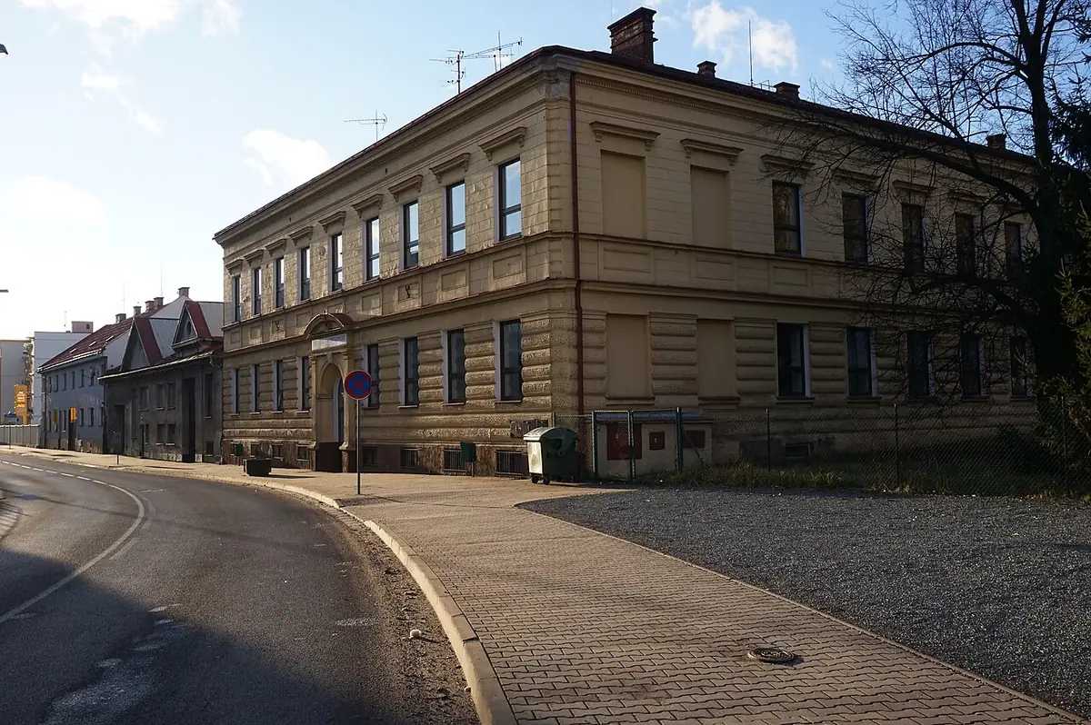 Budova školy: Evangelická akademie Náchod