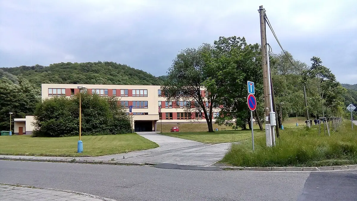 Budova školy: SŠ a VOŠ Kopřivnice