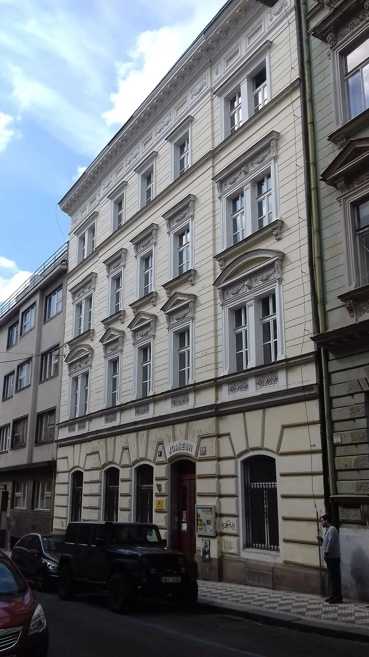 Budova školy: JABOK - Vyšší odborná škola sociálně pedagogická a teologická