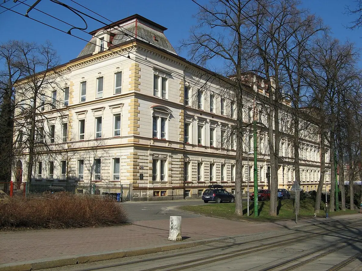 Budova školy: Průmyslovka Liberec