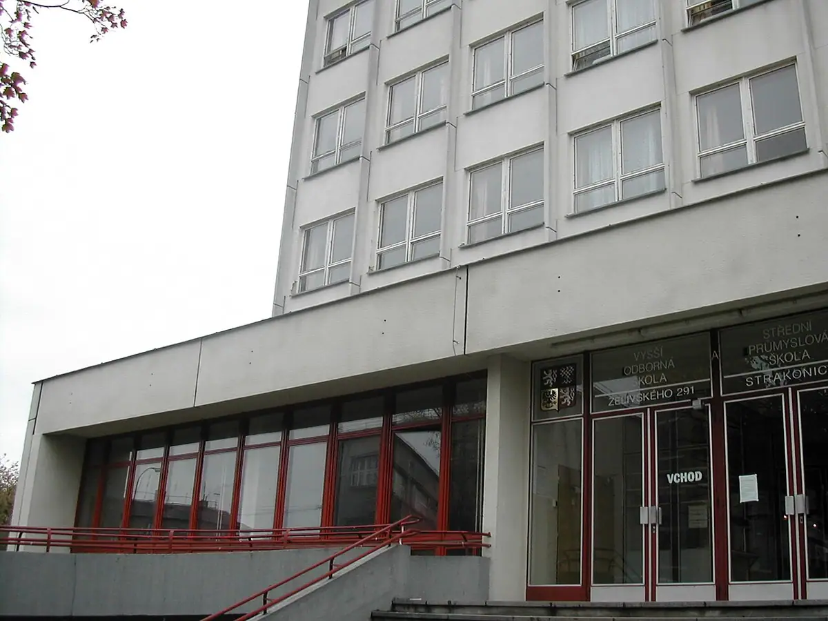 Budova školy: VOŠ, SPŠ a SOŠ Strakonice